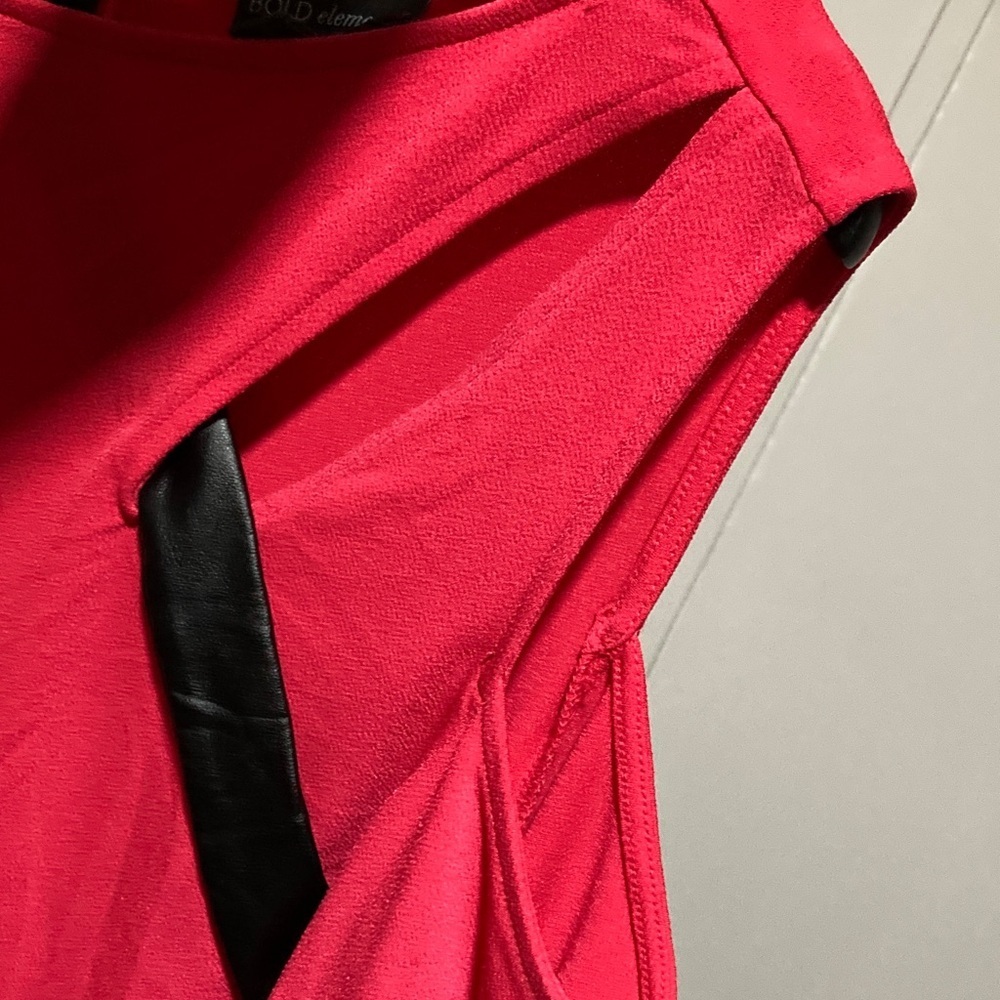 No Boundaries Bright Pink Cold Shoulder Long Sleeve Top - Picture 4 of 6